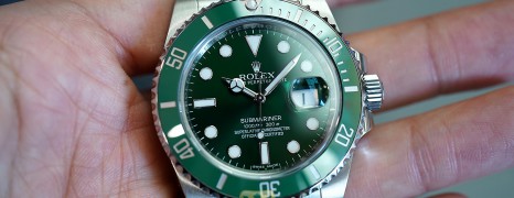 Rolex Submariner Date Green Ceramic 116610LV 40 mm (The Hulk) (03/2016)