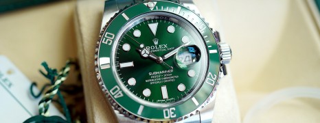 Rolex Submariner Date Green Ceramic 116610LV 40 mm (The Hulk) (04/2018)
