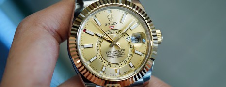 NEW!!! Rolex Sky-Dweller 2K Yellow Rolesor Champagne Dial 42 mm Ref.326933 (NEW Thai AD 03/2022)