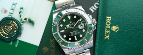 Rolex Submariner Date Green Ceramic 116610LV 40 mm (The Hulk) (03/2019)