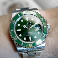 Rolex Submariner Date Green Ceramic 116610LV 40 mm (The Hulk) (12/2018)