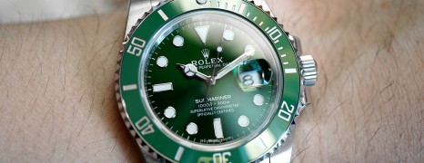 Rolex Submariner Date Green Ceramic 116610LV 40 mm (The Hulk) (12/2018)