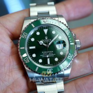 Rolex Submariner Date Green Ceramic 116610LV 40 mm (The Hulk) (03/2016)