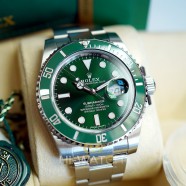 Rolex Submariner Date Green Ceramic 116610LV 40 mm (The Hulk) (04/2018)