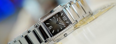 Patek Philippe Twenty~4 4910/1200A Gray Sunburst Dial 25.1 x 30 mm (Thai AD 10/2020)