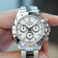 Rolex Cosmograph Daytona White Dial 40 mm REF.116520 (04/2015)