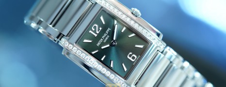 NEW!!! Patek Philippe Twenty~4 4910/1200A Green Dial 25.1 x 30 mm (NEW Thai AD 07/2022)