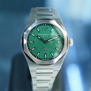 NEW!!! Girard-Perregaux Laureato Green Dial 42mm Ref.81010-11-3153-1CM (NEW Thai AD 04/2025)